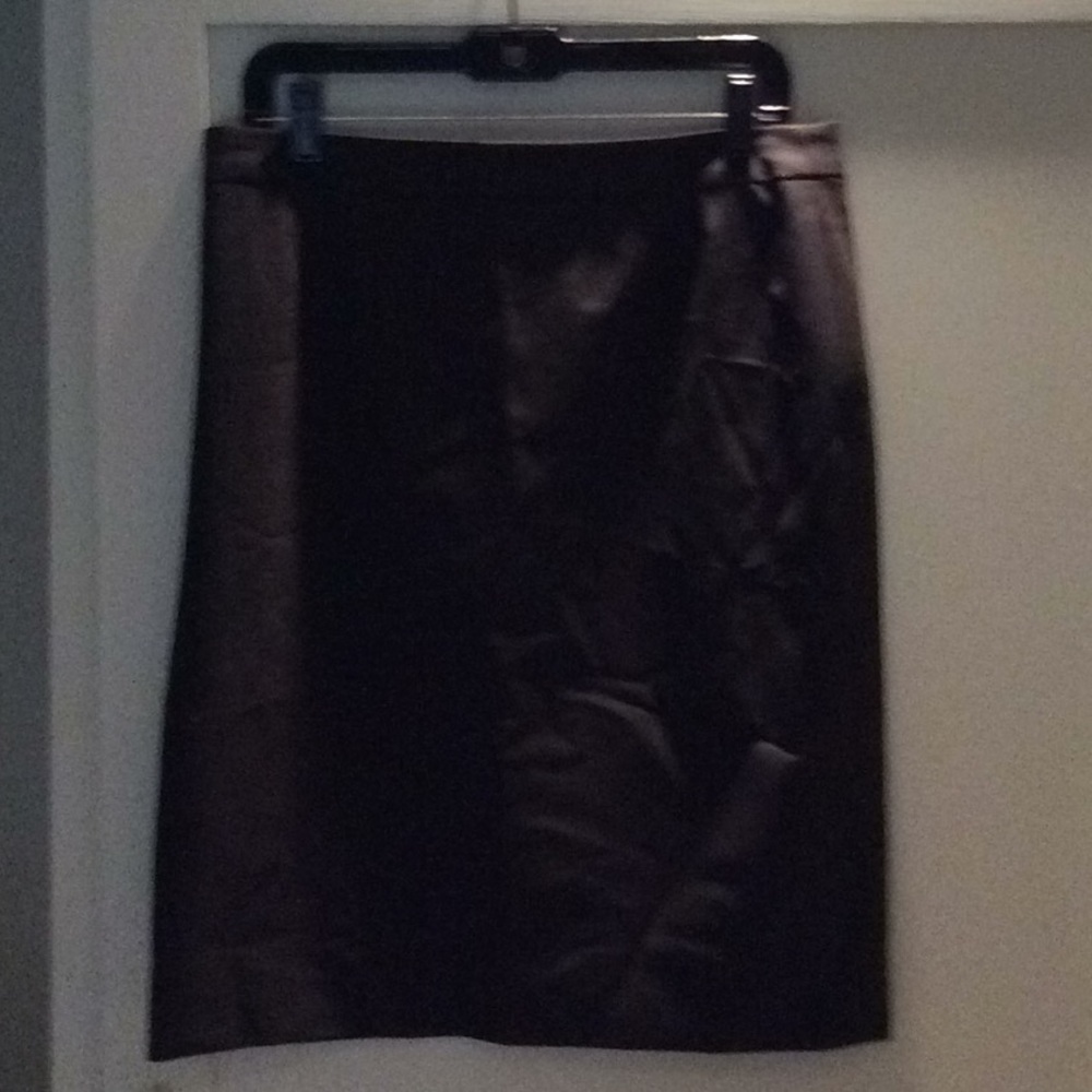 Hugo Boss virgin wool skirt 10. Like new.